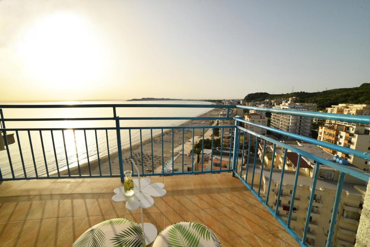 Beachfront Marilyn Durrës Eksteriør bilde