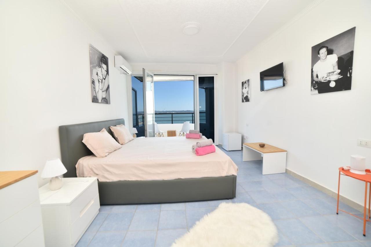 Beachfront Marilyn Durrës Eksteriør bilde