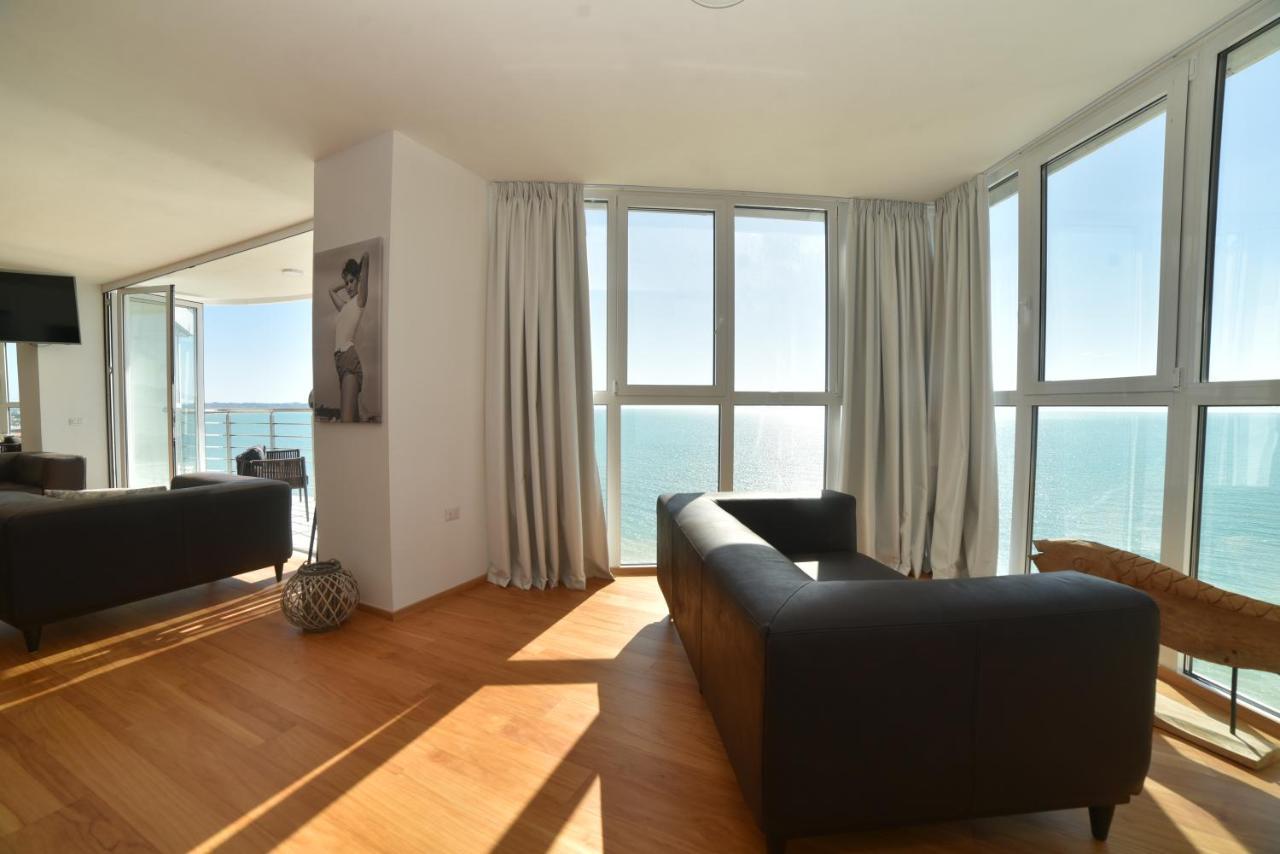 Beachfront Marilyn Durrës Eksteriør bilde